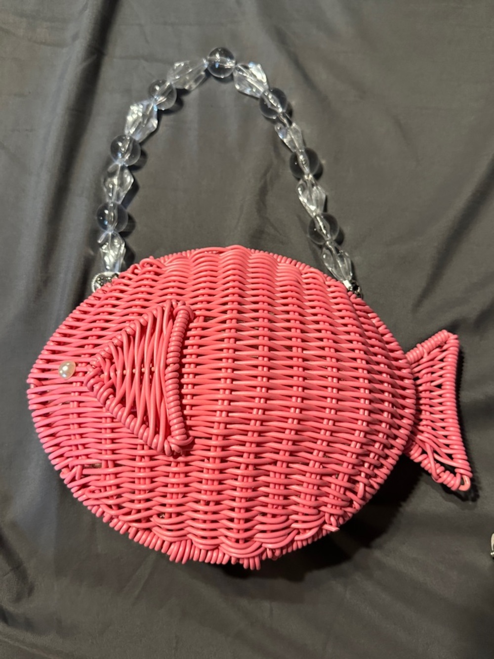 🐠 Tommy Bahama Pink Fish Woven Handbag. Beaded Handle + Chain Strap. Viral bag 🐠